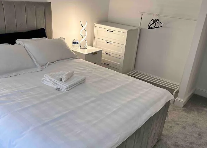 City Centre Rooms In Apartment